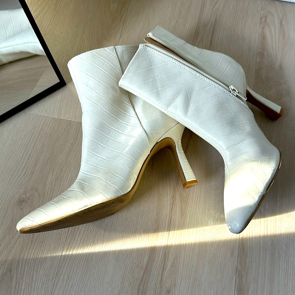 Off white ankle bootie